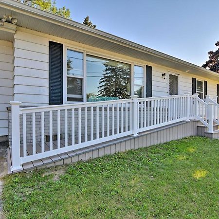 Lake Huron House With Grill And Beach Access! East Tawas Exteriér fotografie