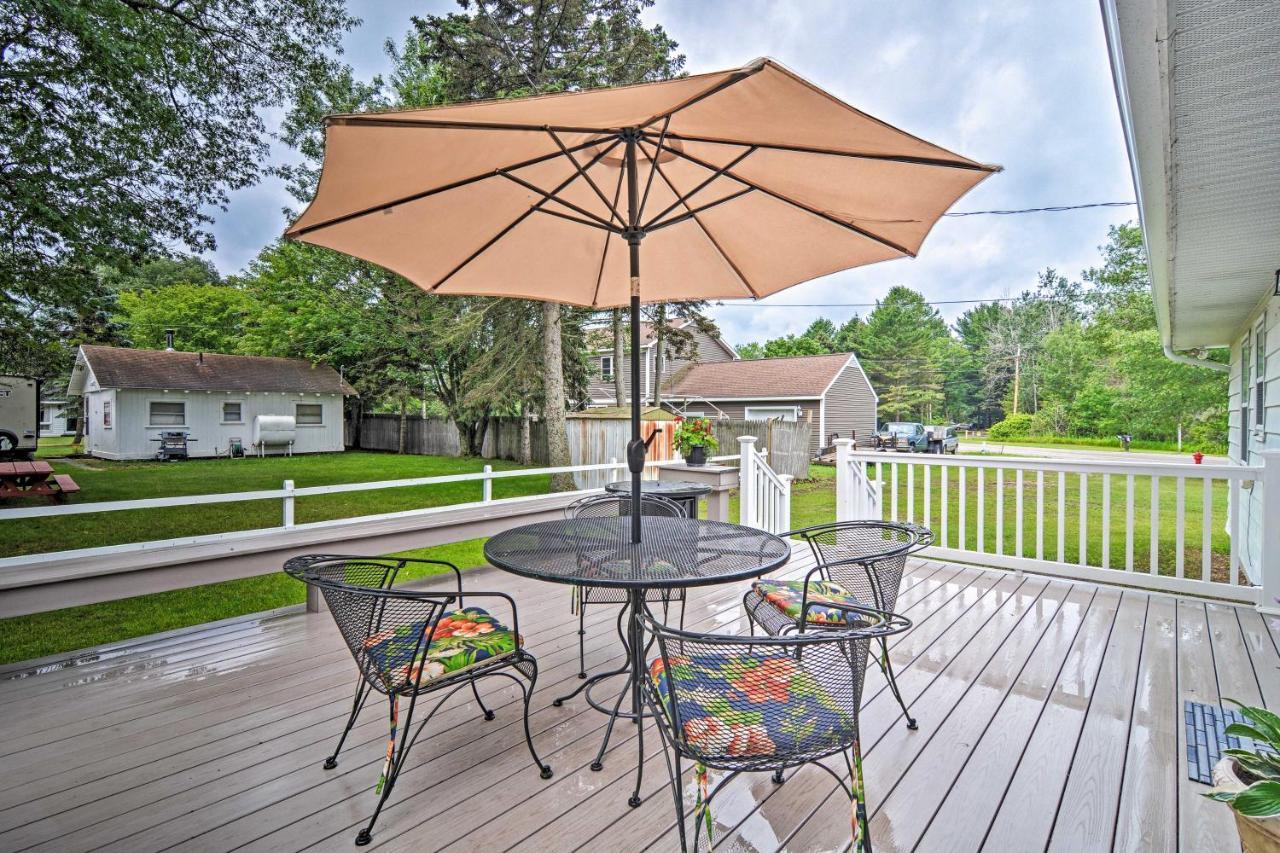 Lake Huron House With Grill And Beach Access! East Tawas Exteriér fotografie