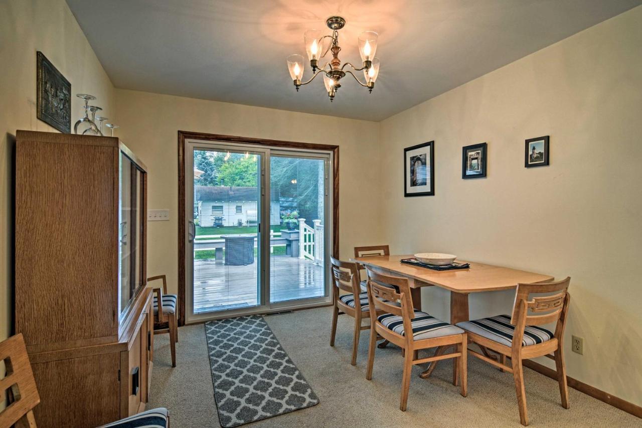 Lake Huron House With Grill And Beach Access! East Tawas Exteriér fotografie
