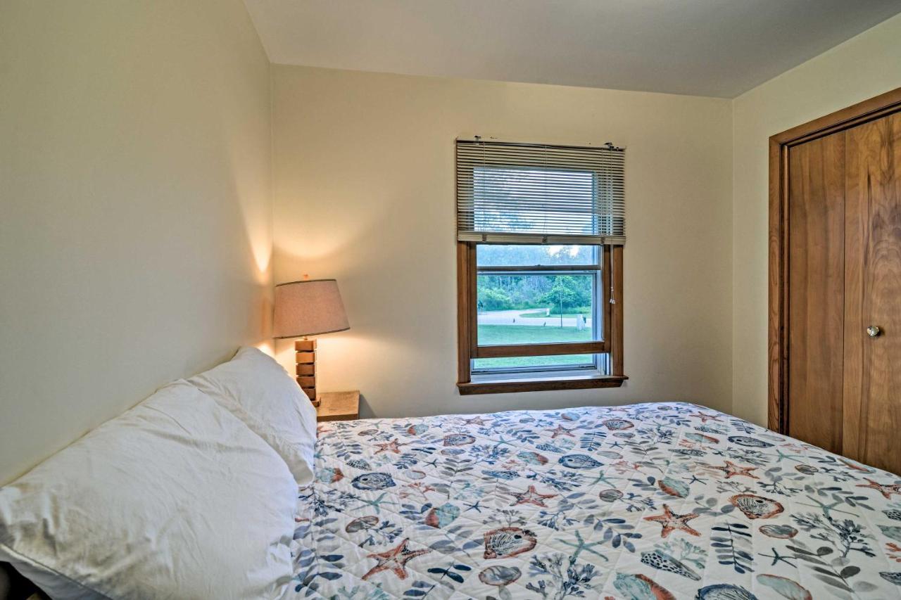 Lake Huron House With Grill And Beach Access! East Tawas Exteriér fotografie
