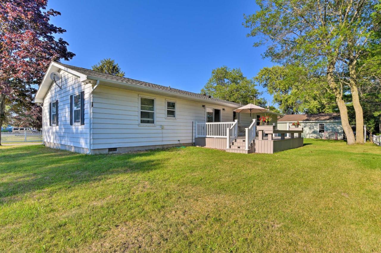 Lake Huron House With Grill And Beach Access! East Tawas Exteriér fotografie