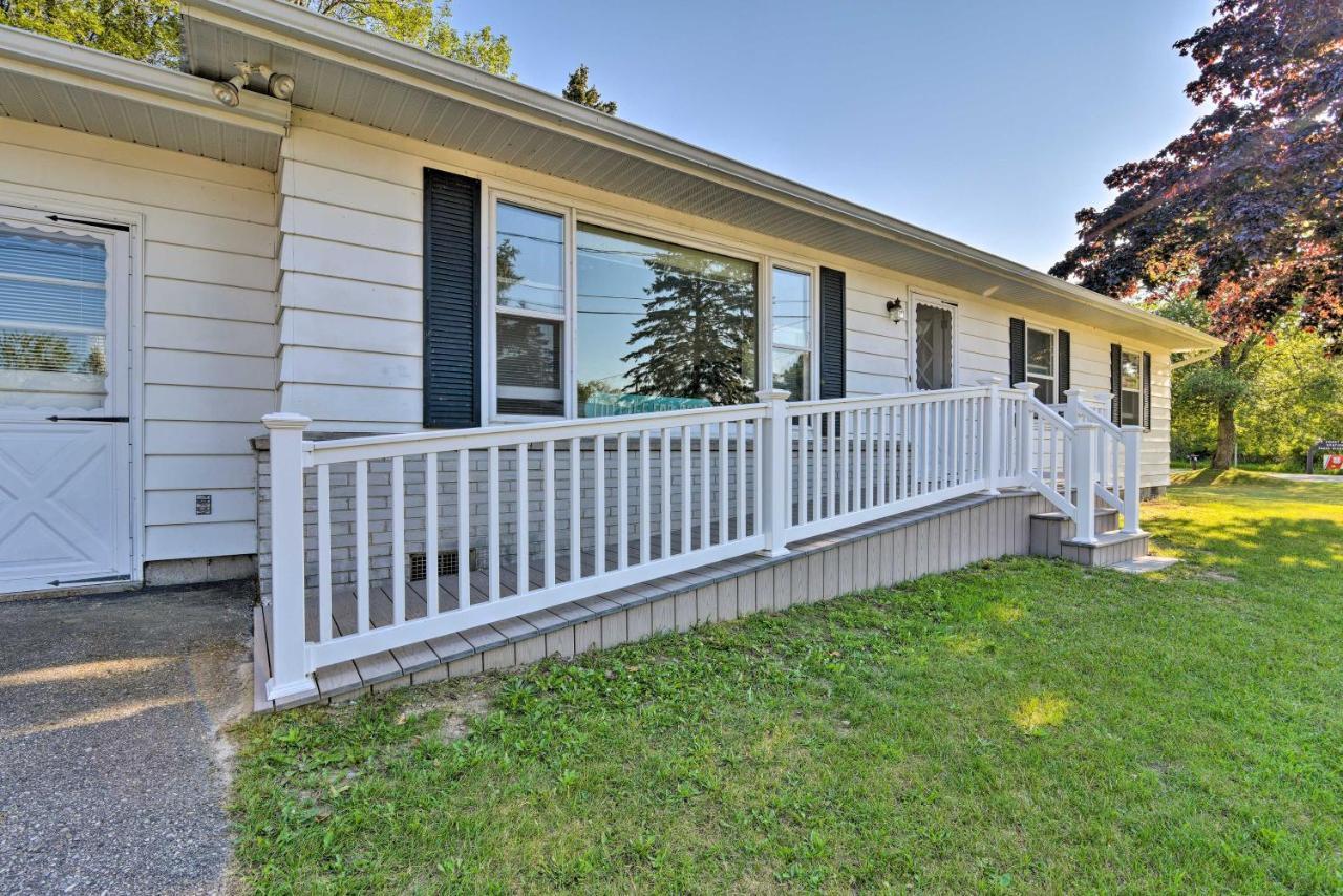Lake Huron House With Grill And Beach Access! East Tawas Exteriér fotografie